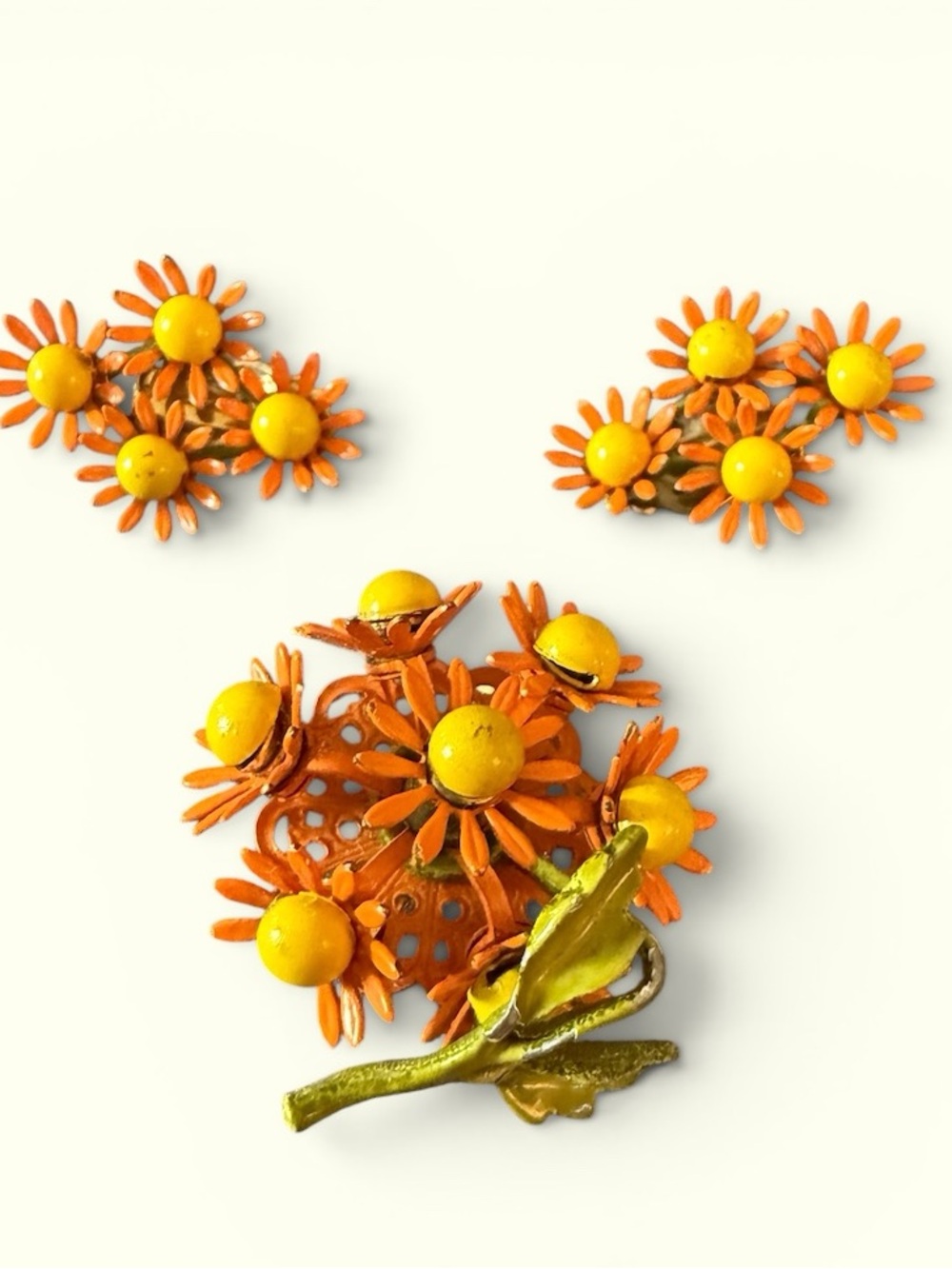 Vintage Orange Daisy Flower Brooch & Clip-On Earring Set Retro Enamel Floral - Picture 8 of 10